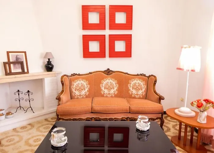 Casa Babylon, Bohemian Getaway