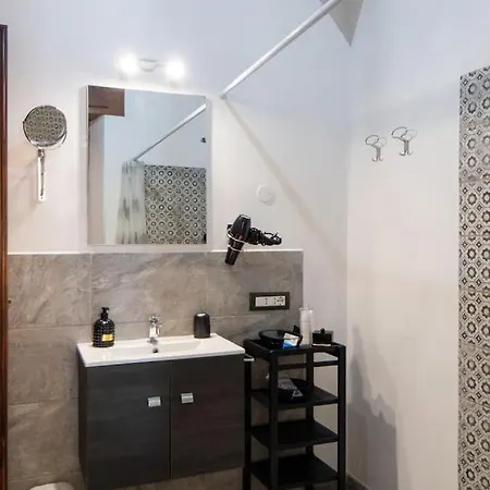 Casa Babylon, Bohemian Getaway