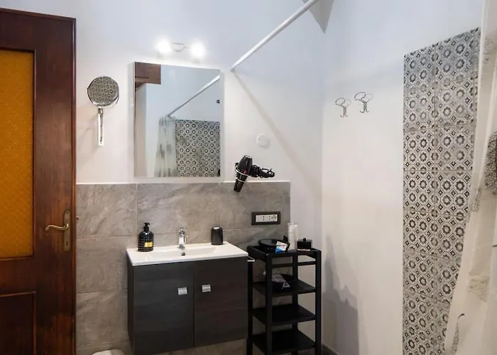 Casa Babylon, Bohemian Getaway